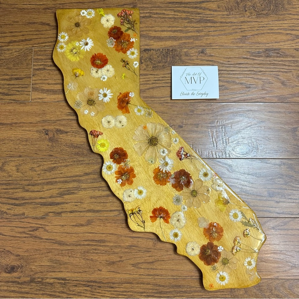 California NWT The Art Of MVP Resin With Dried Flowers Hanging Wall Decor 2ft